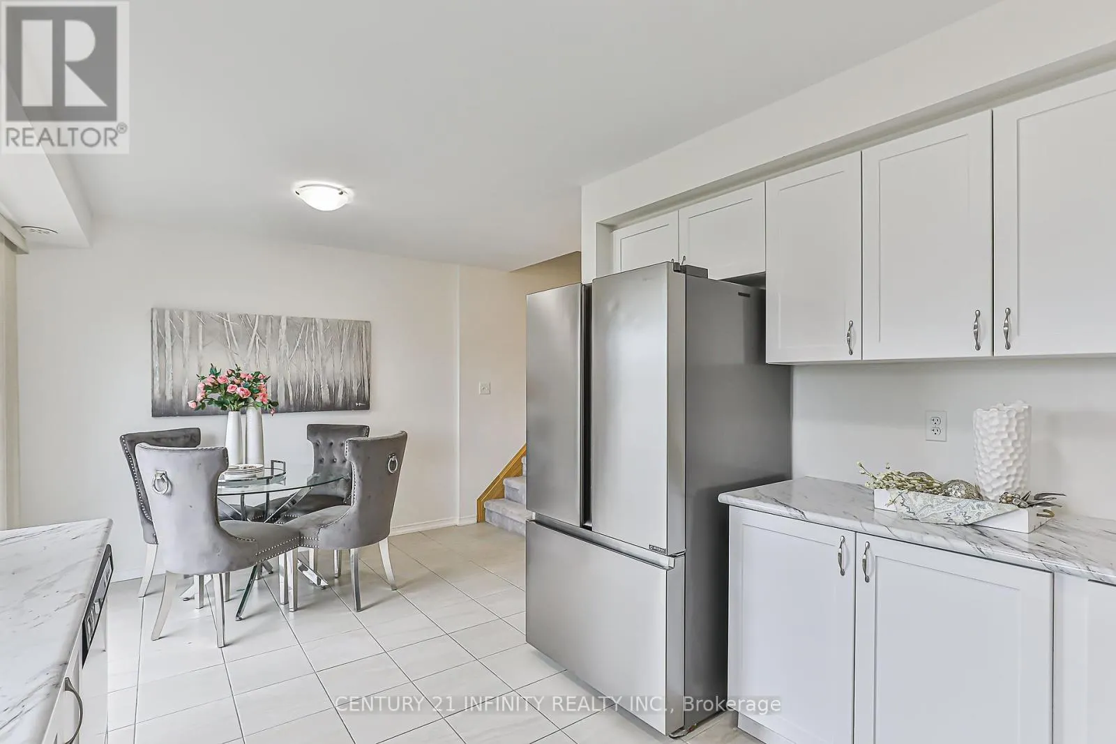 3 - 2605 DEPUTY MINISTER WAY, #3
