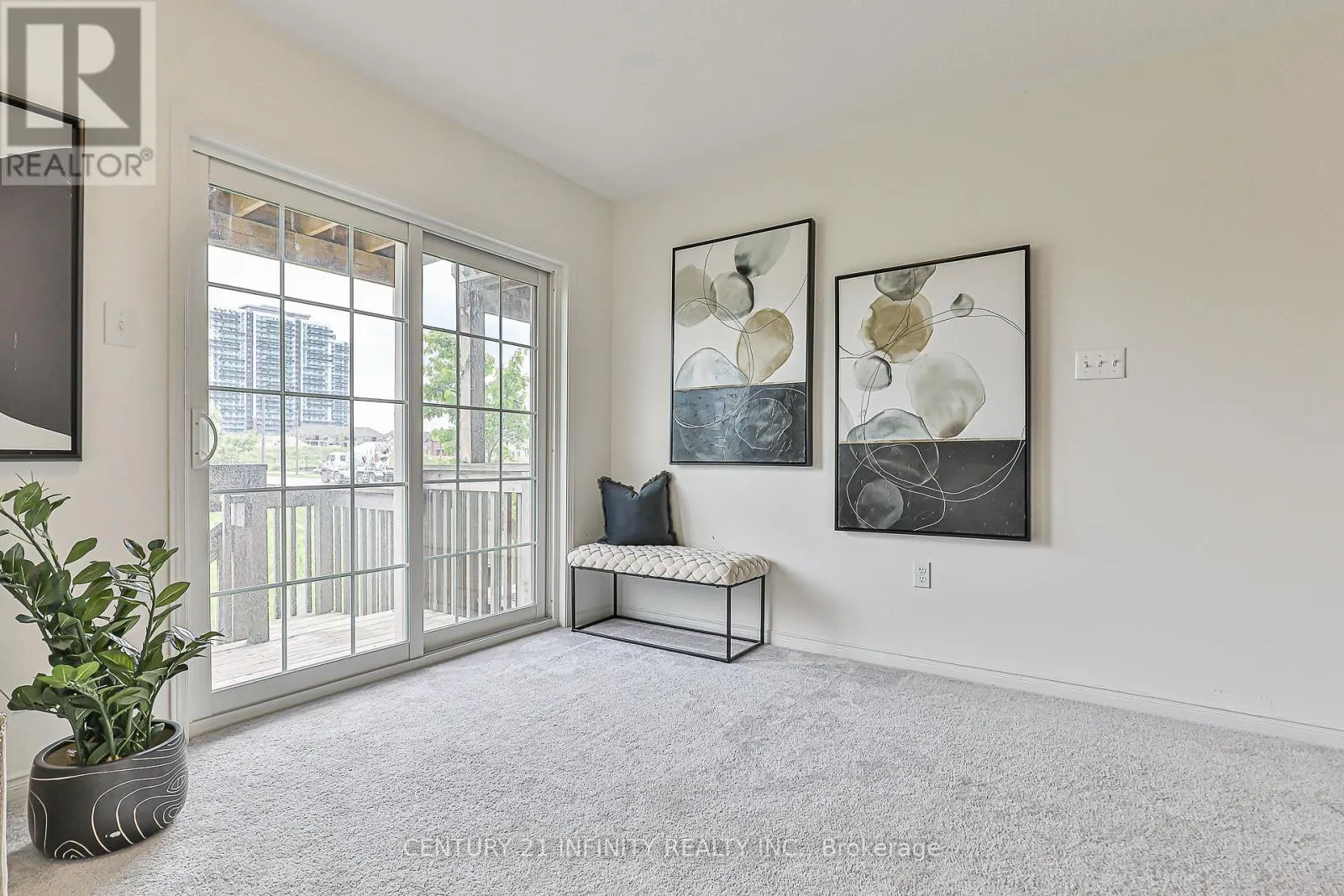 3 - 2605 DEPUTY MINISTER WAY, #3