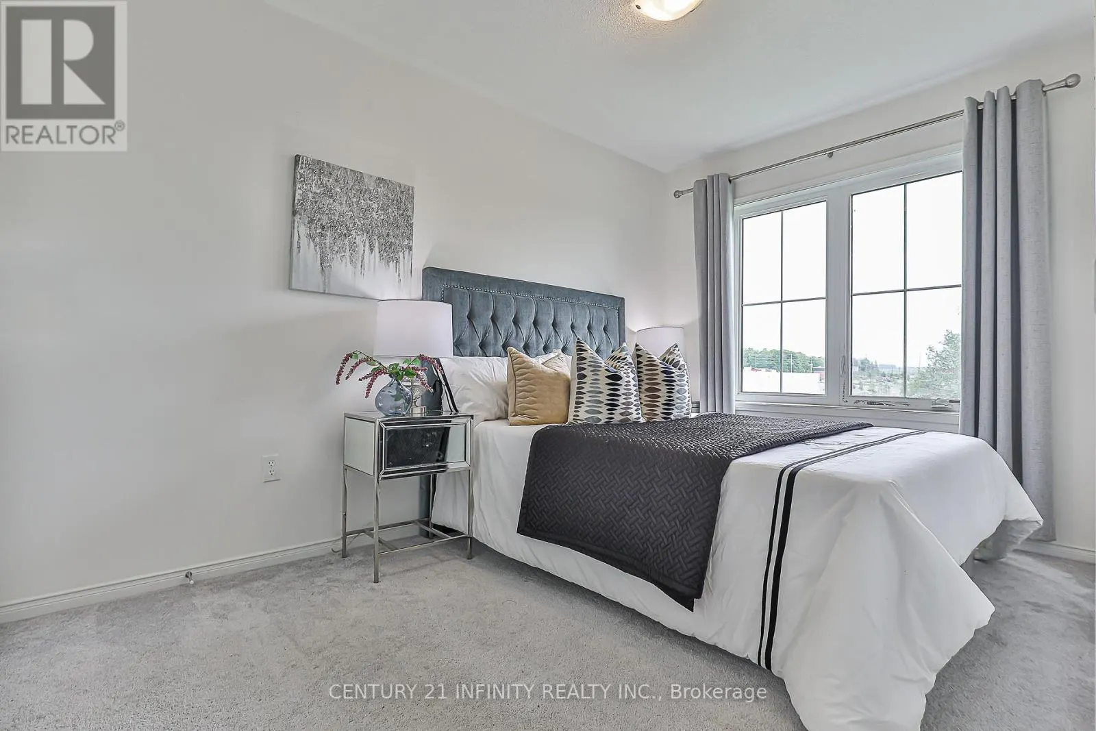 3 - 2605 DEPUTY MINISTER WAY, #3