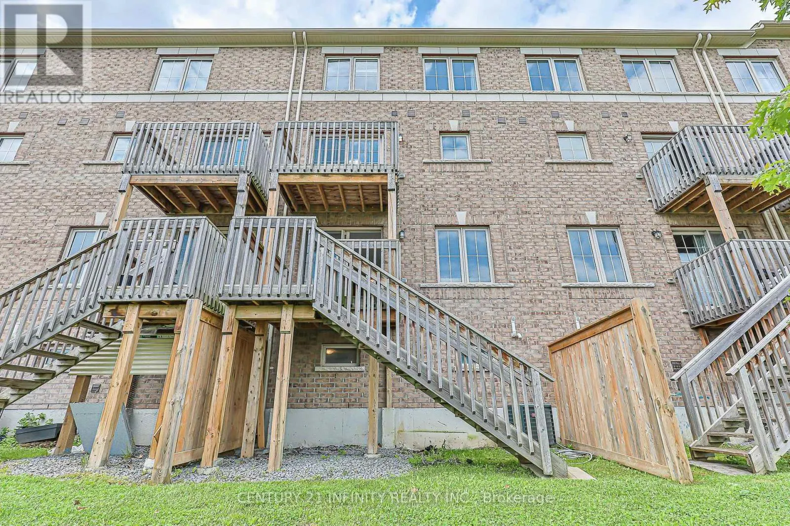 3 - 2605 DEPUTY MINISTER WAY, #3