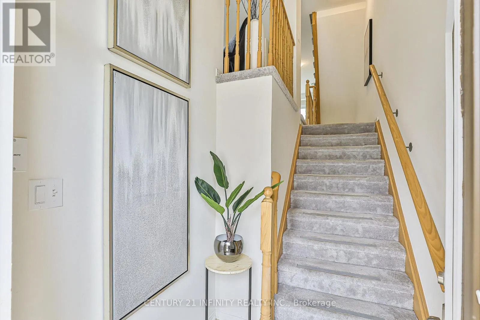 3 - 2605 DEPUTY MINISTER WAY, #3