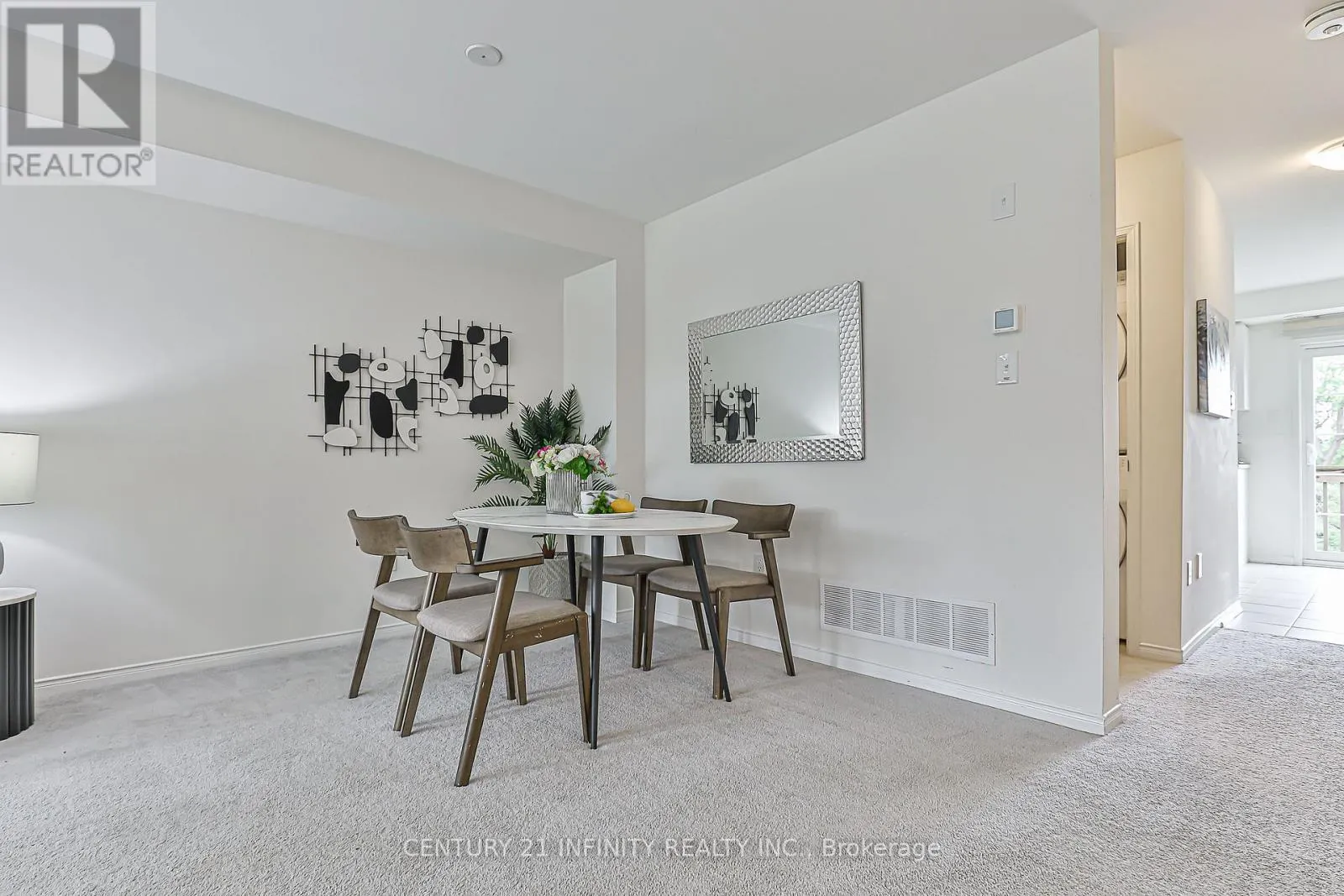 3 - 2605 DEPUTY MINISTER WAY, #3