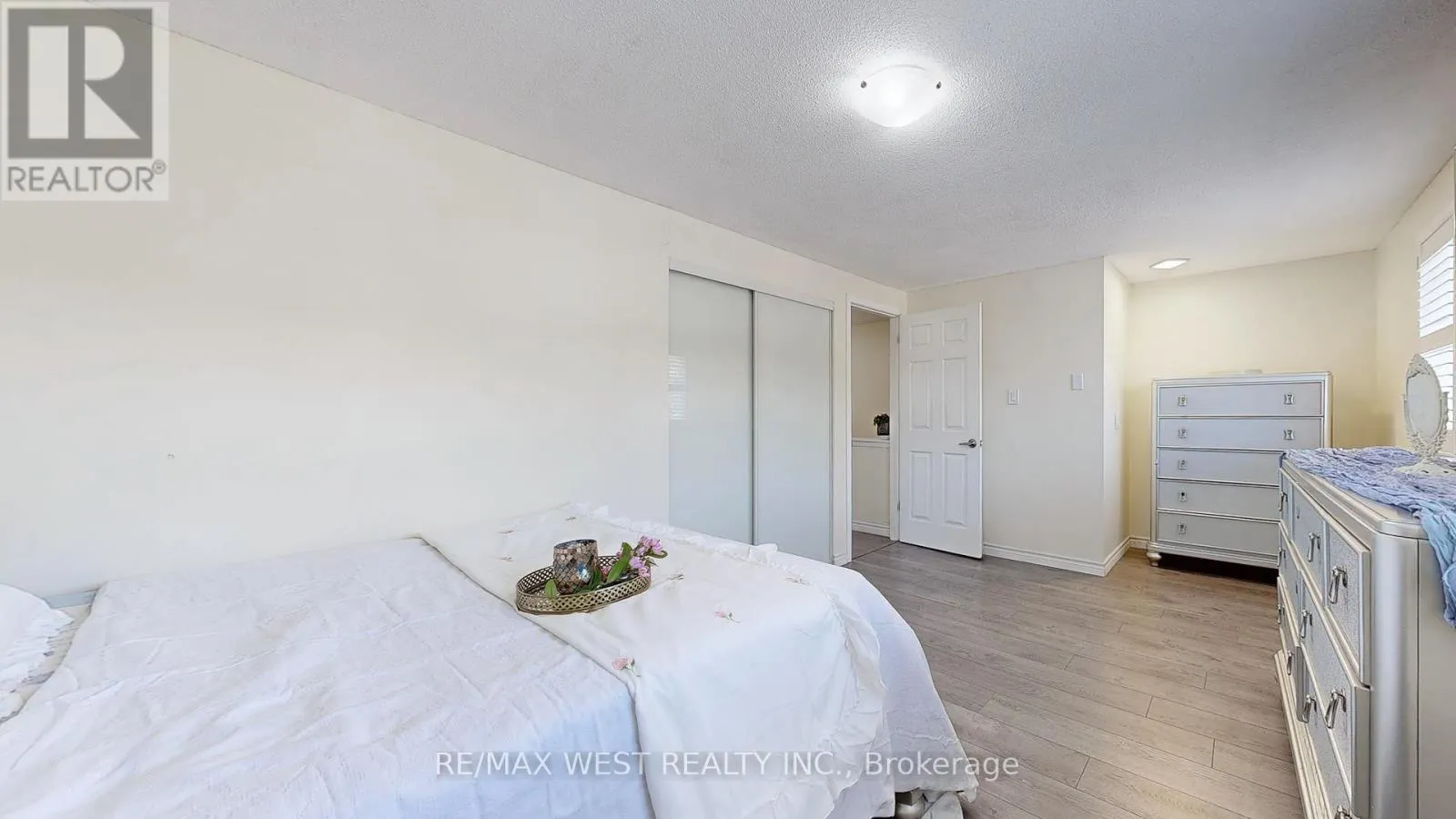 325 KILLARNEY COURT