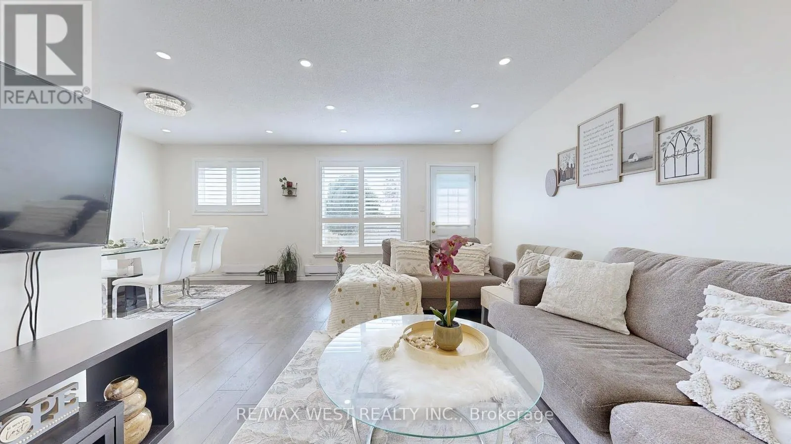 325 KILLARNEY COURT