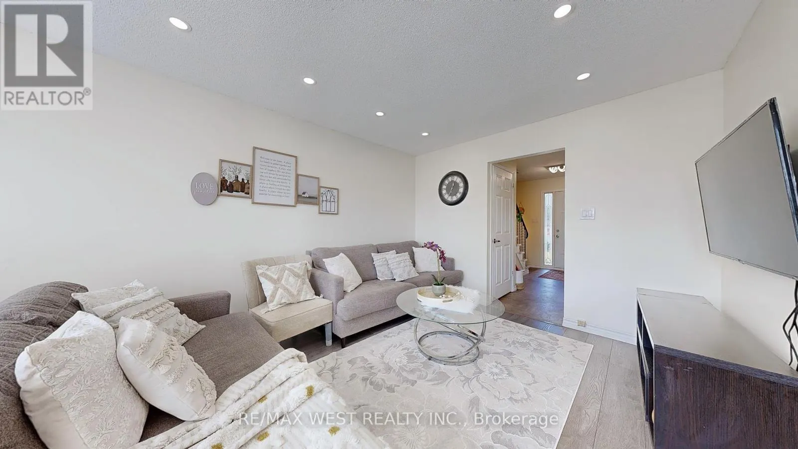 325 KILLARNEY COURT