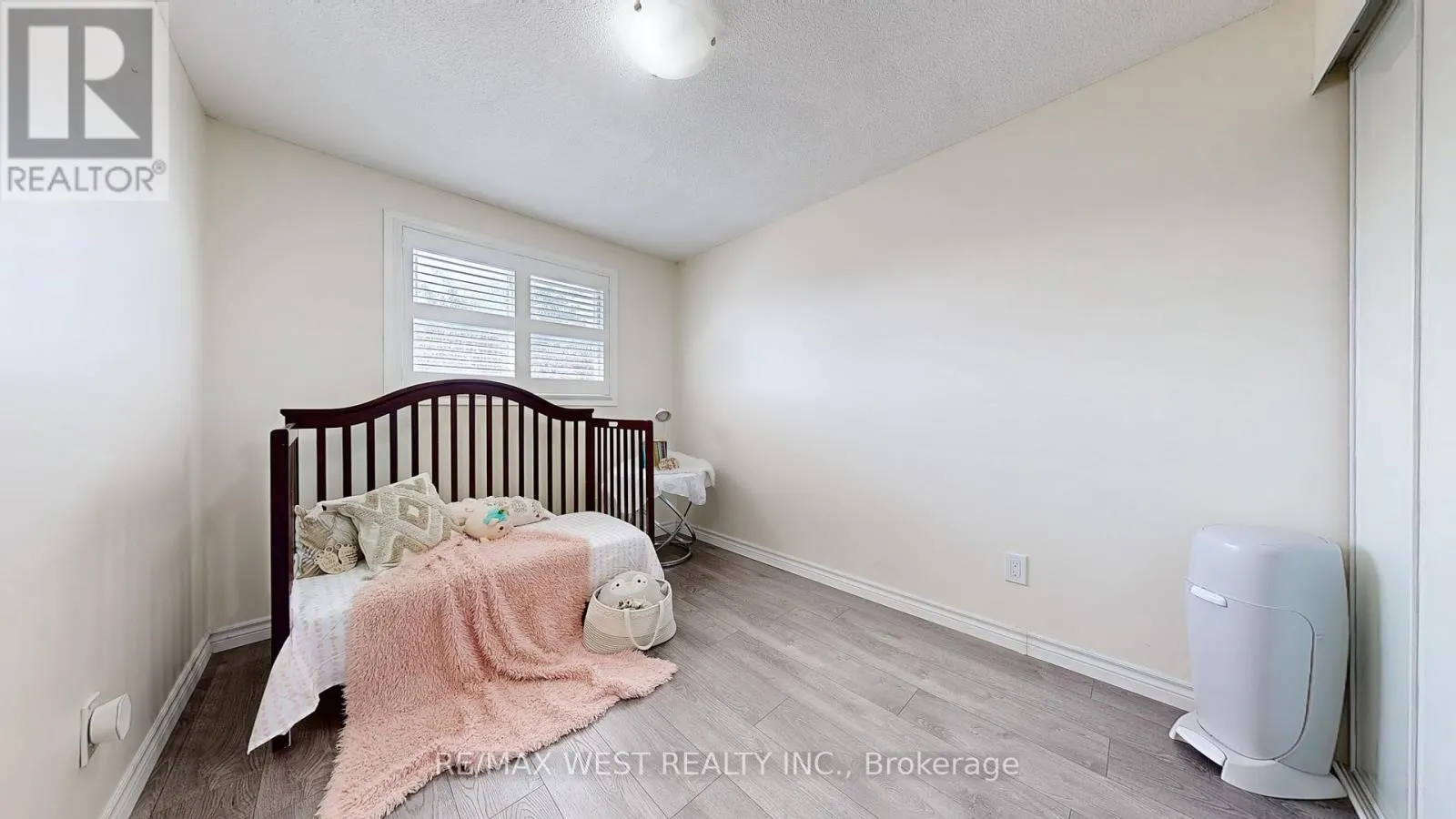 325 KILLARNEY COURT