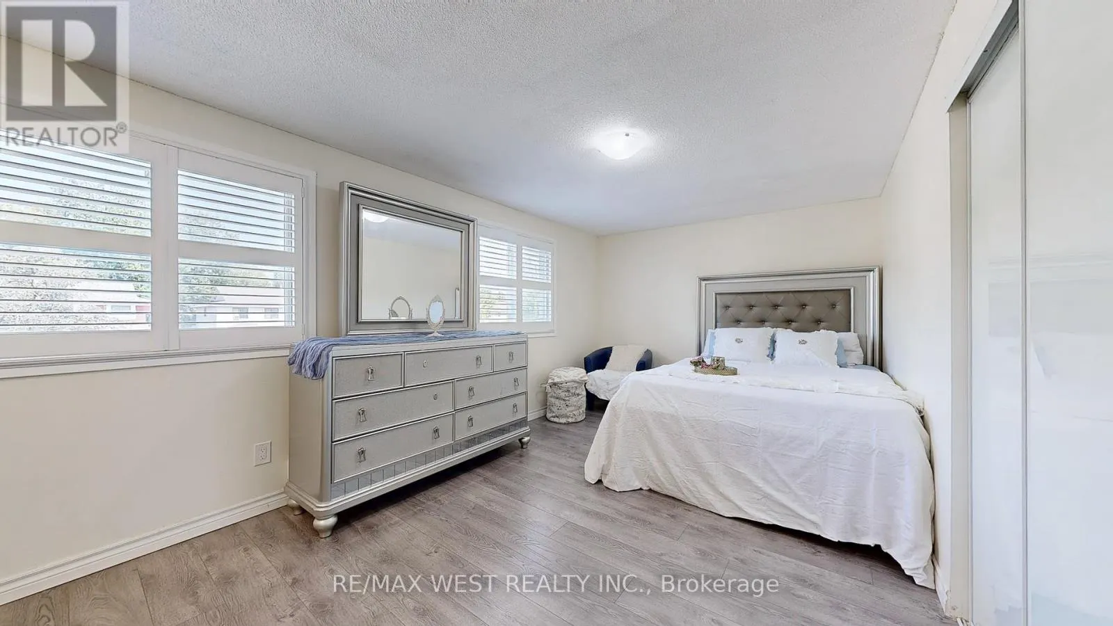 325 KILLARNEY COURT