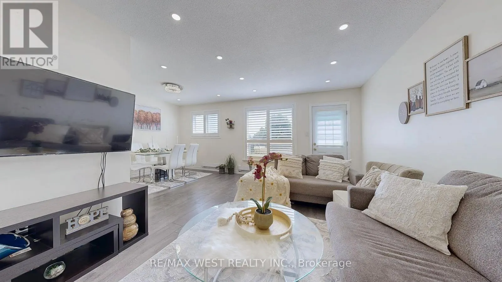 325 KILLARNEY COURT