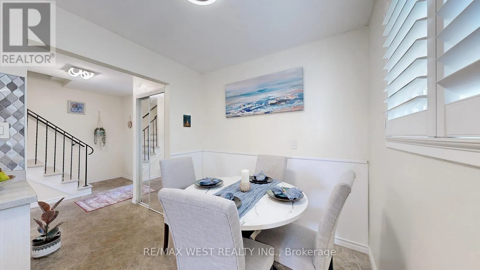 325 KILLARNEY COURT
