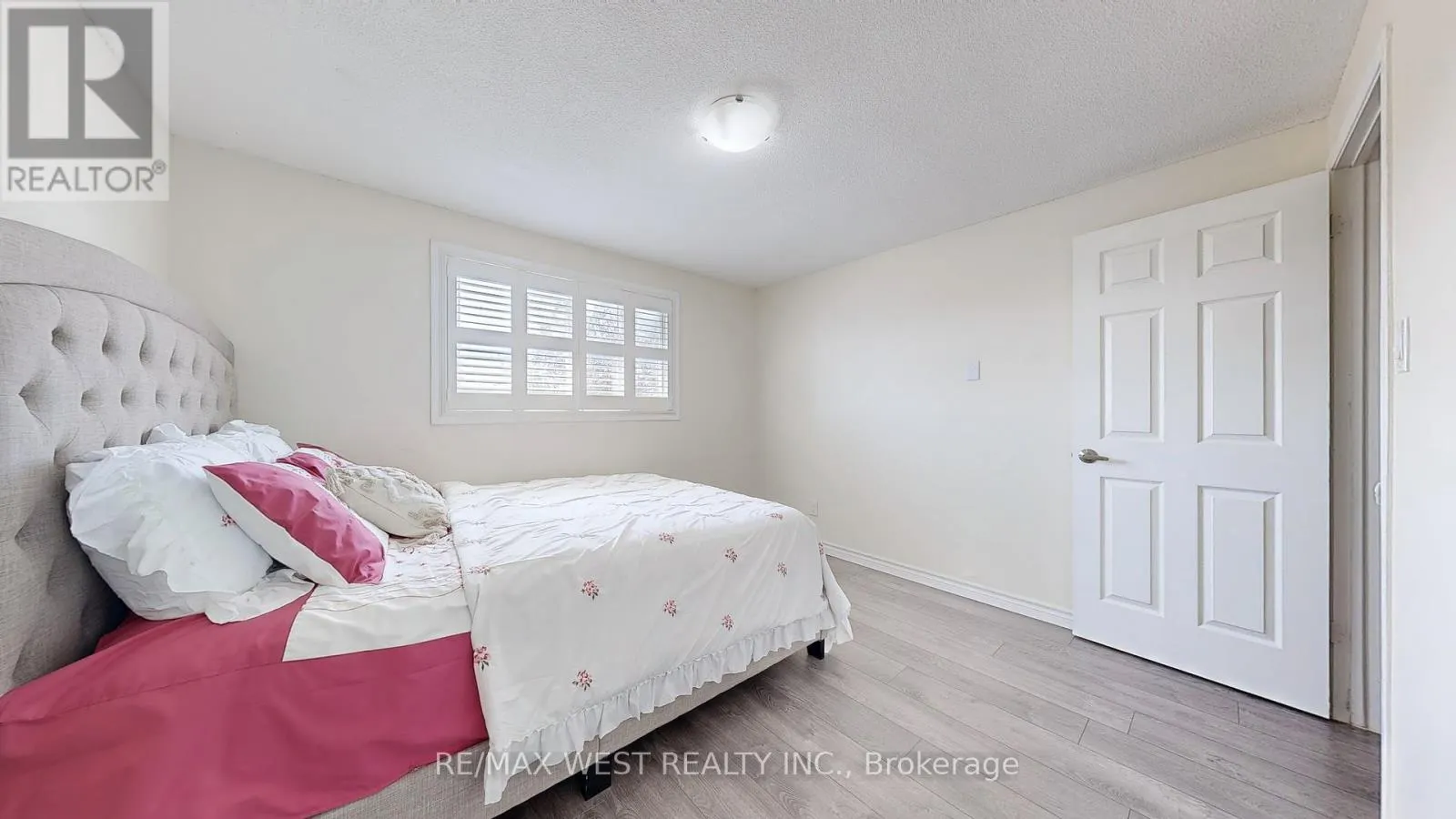 325 KILLARNEY COURT
