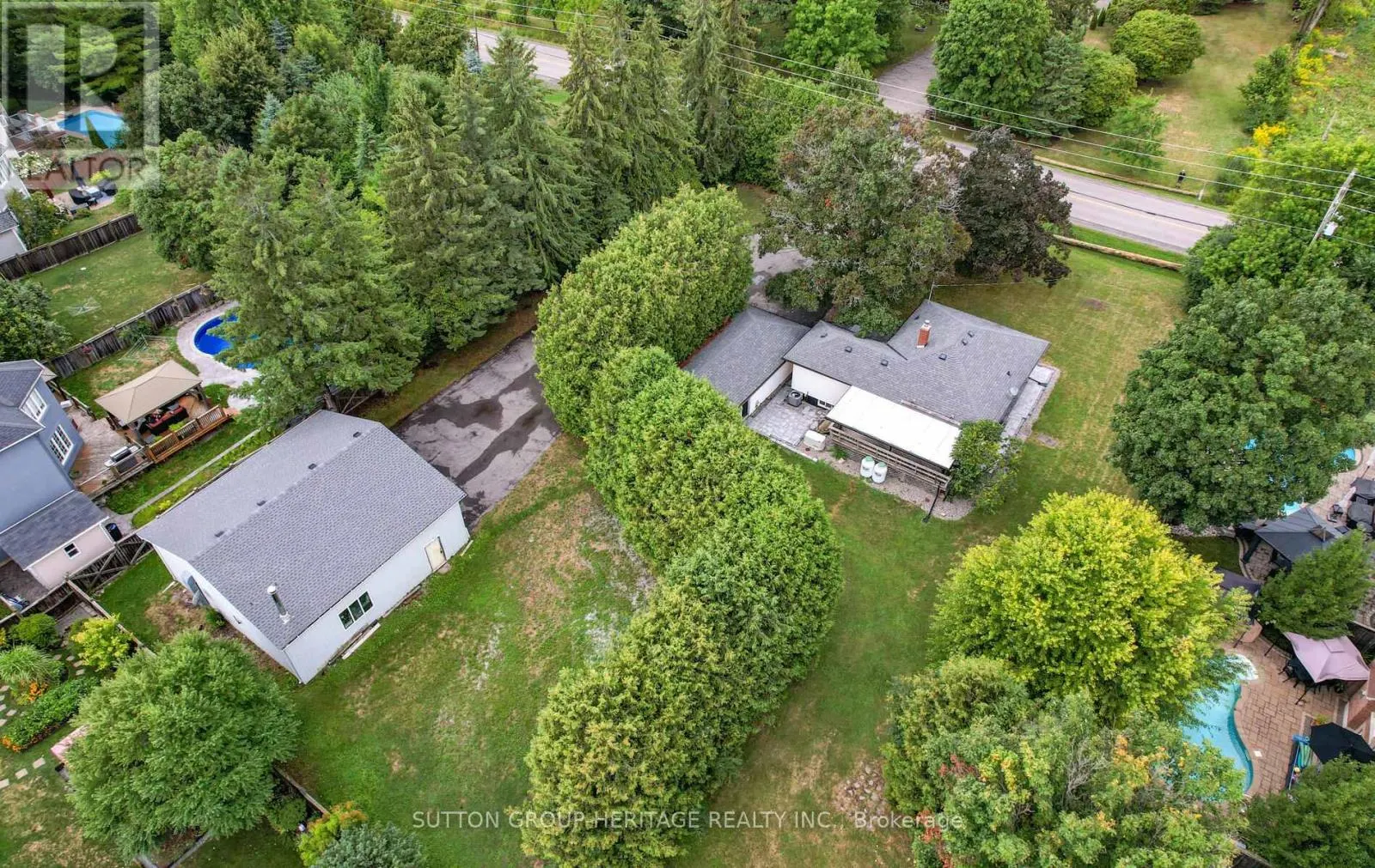 405 COLUMBUS ROAD W