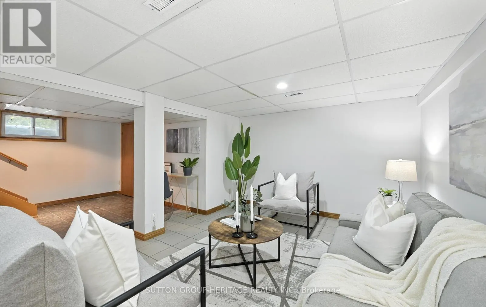 405 COLUMBUS ROAD W