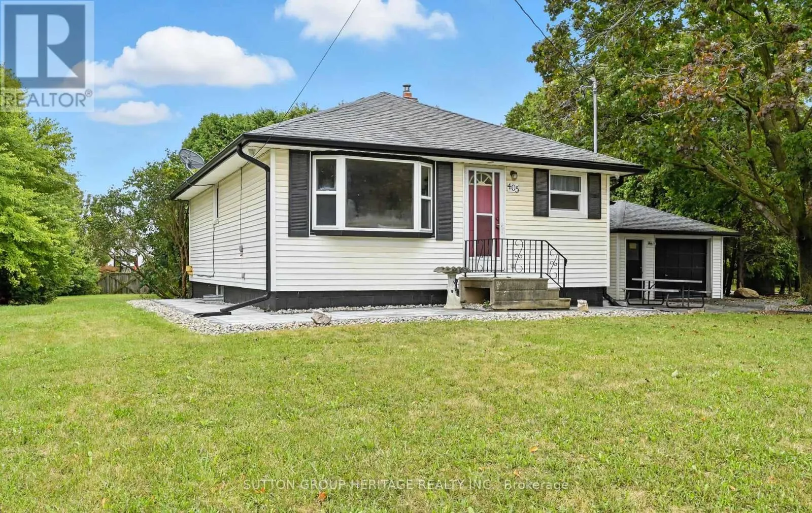 405 COLUMBUS ROAD W