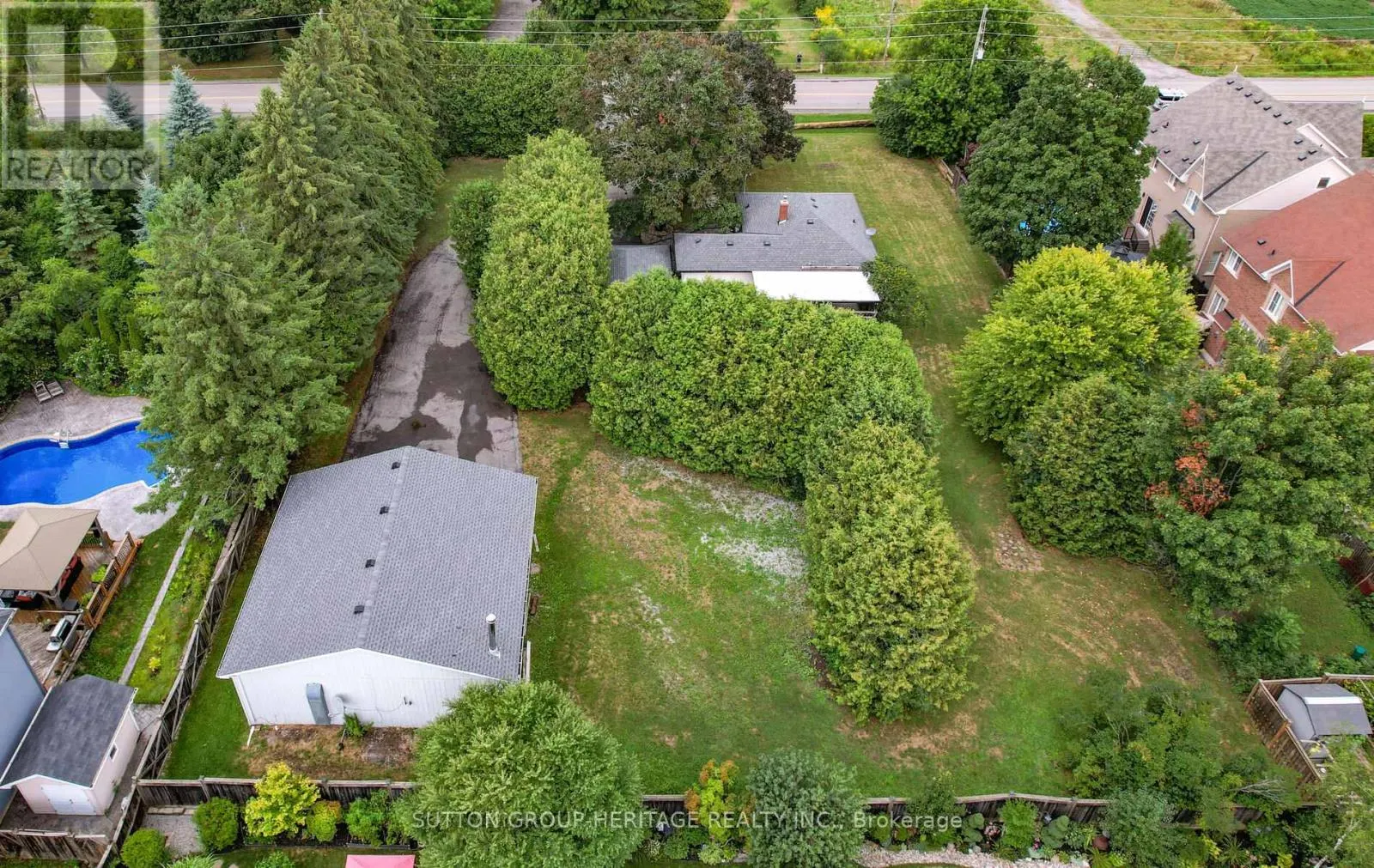 405 COLUMBUS ROAD W