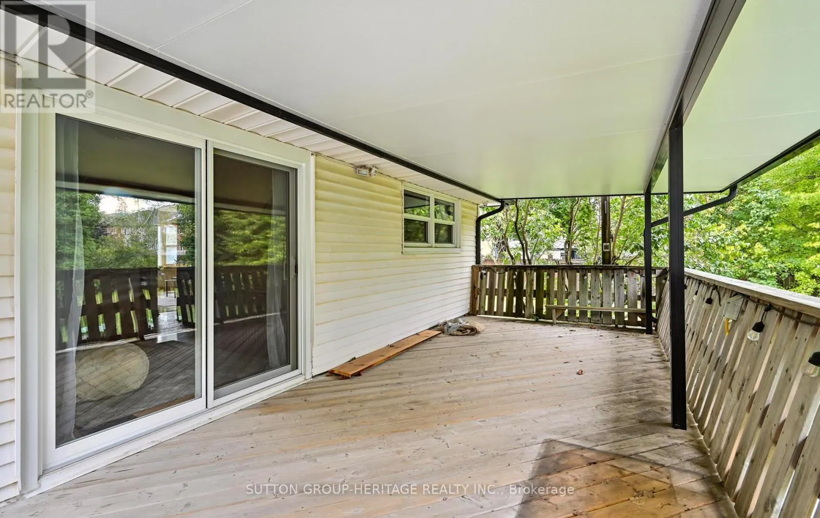 405 COLUMBUS ROAD W