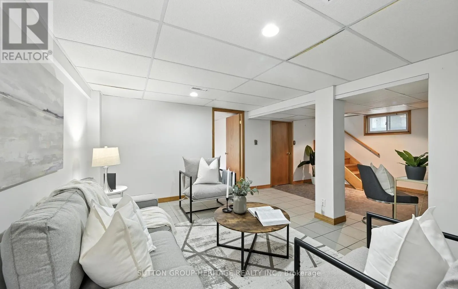 405 COLUMBUS ROAD W