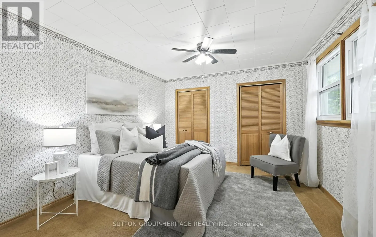 405 COLUMBUS ROAD W
