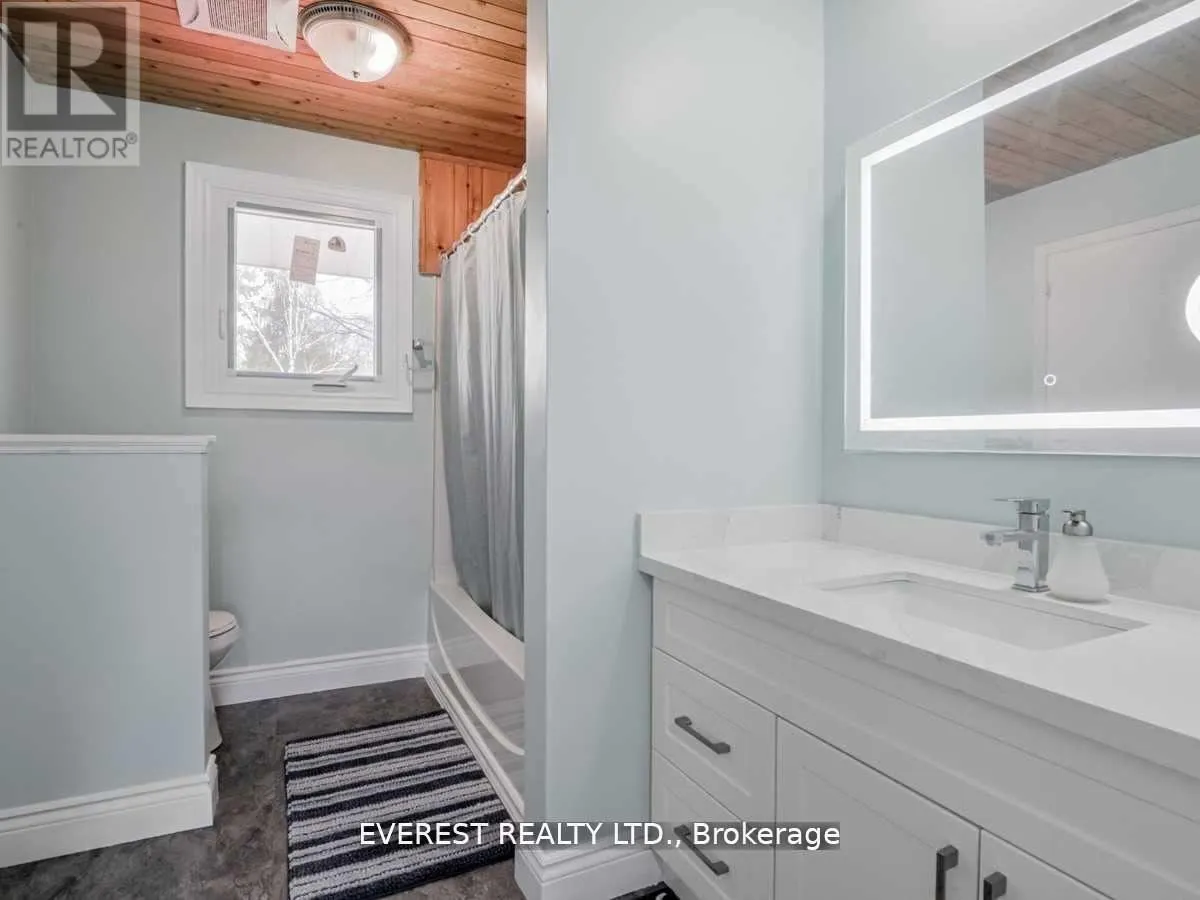 1549 SIMCOE STREET N