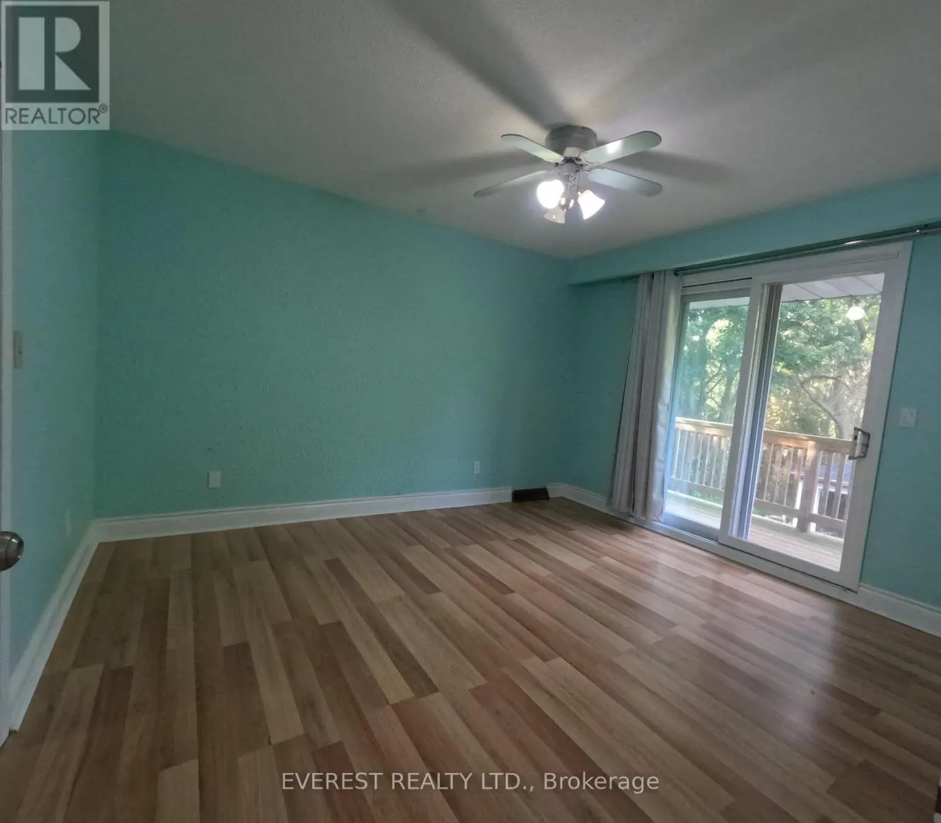 1549 SIMCOE STREET N