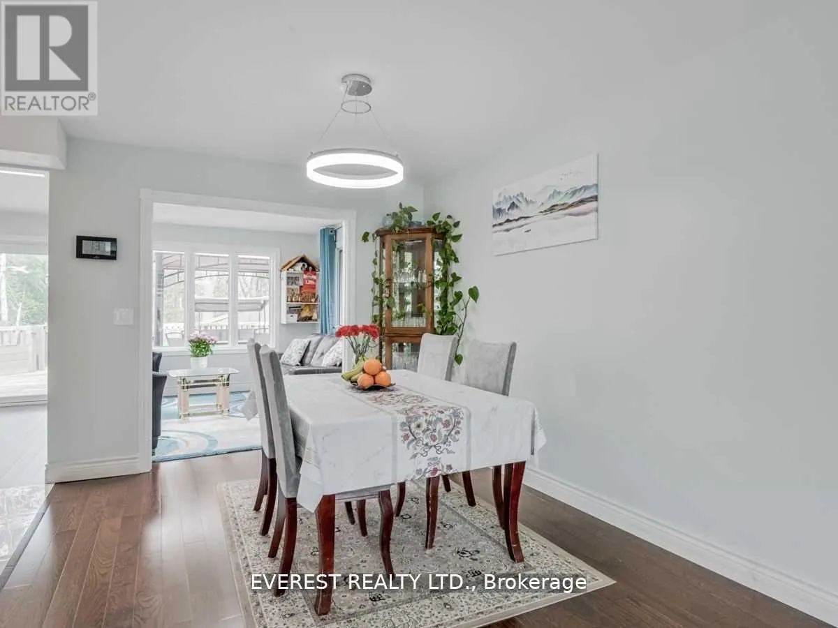 1549 SIMCOE STREET N