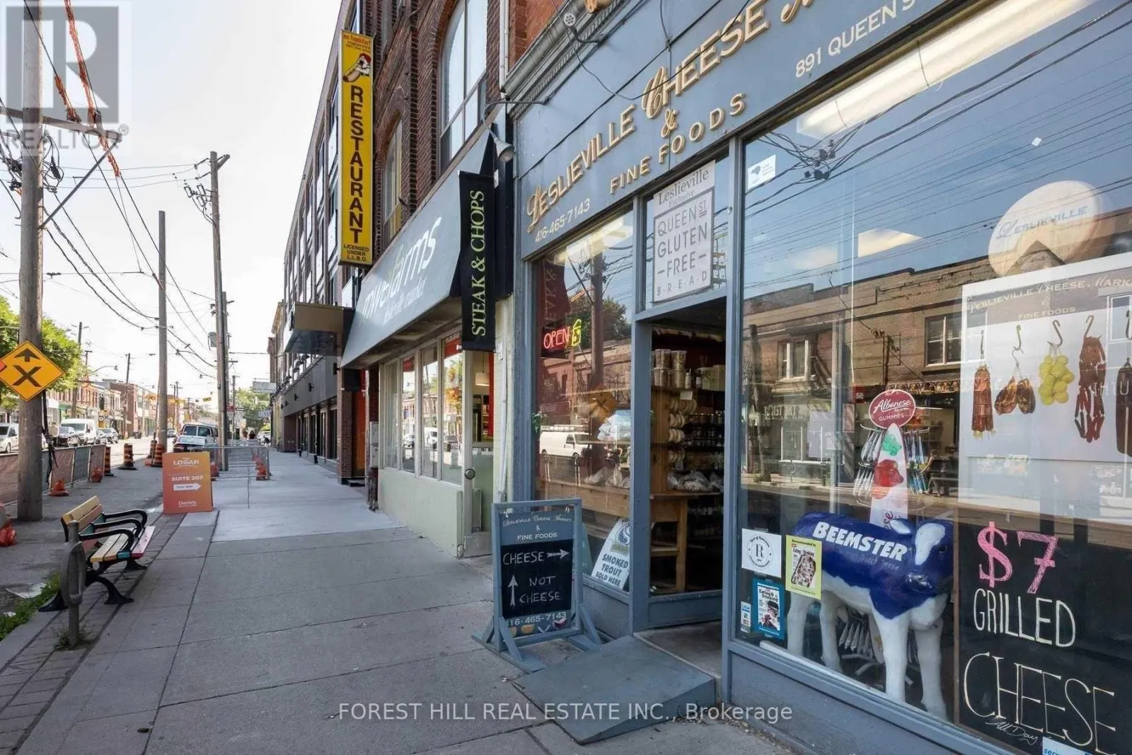 402 - 899 QUEEN STREET E