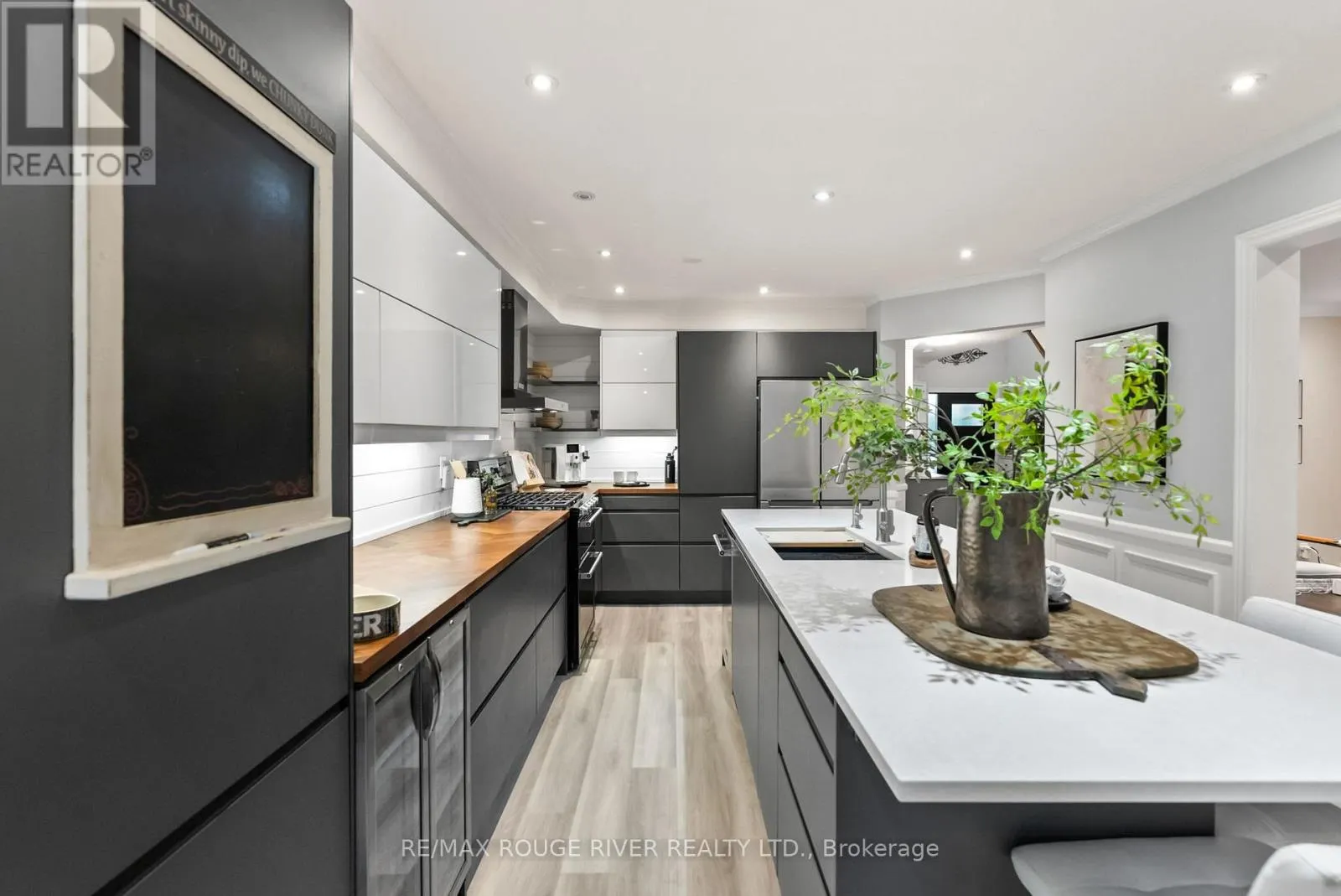 53 CRANBORNE CRESCENT