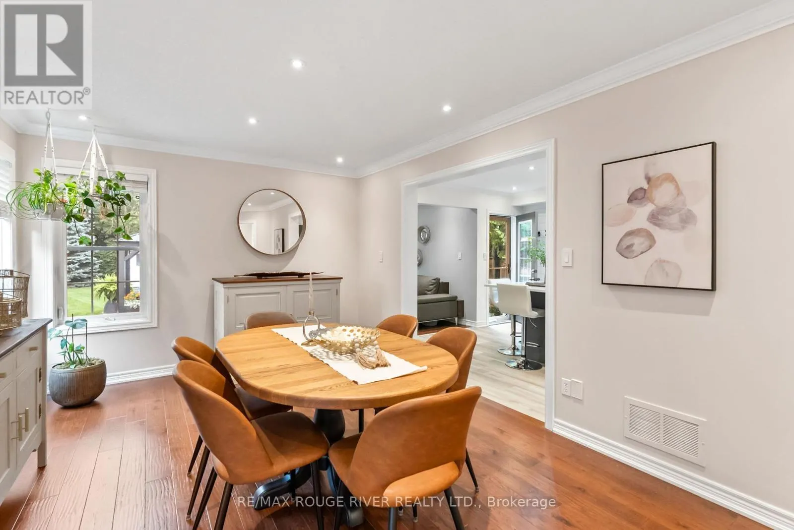 53 CRANBORNE CRESCENT