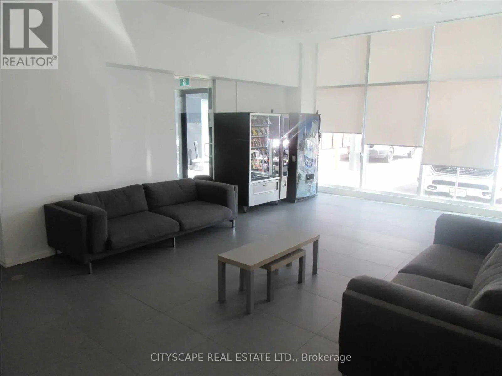 516 - 1900 SIMCOE STREET N