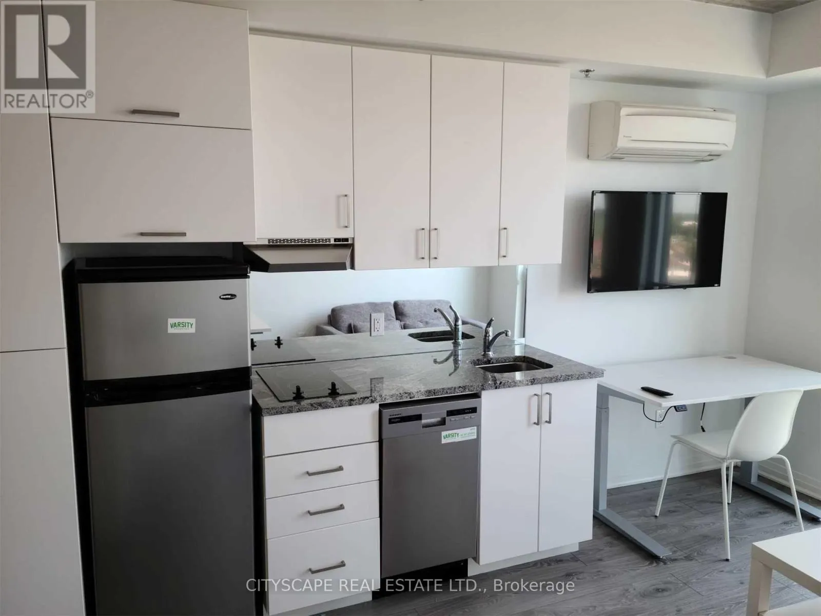 516 - 1900 SIMCOE STREET N