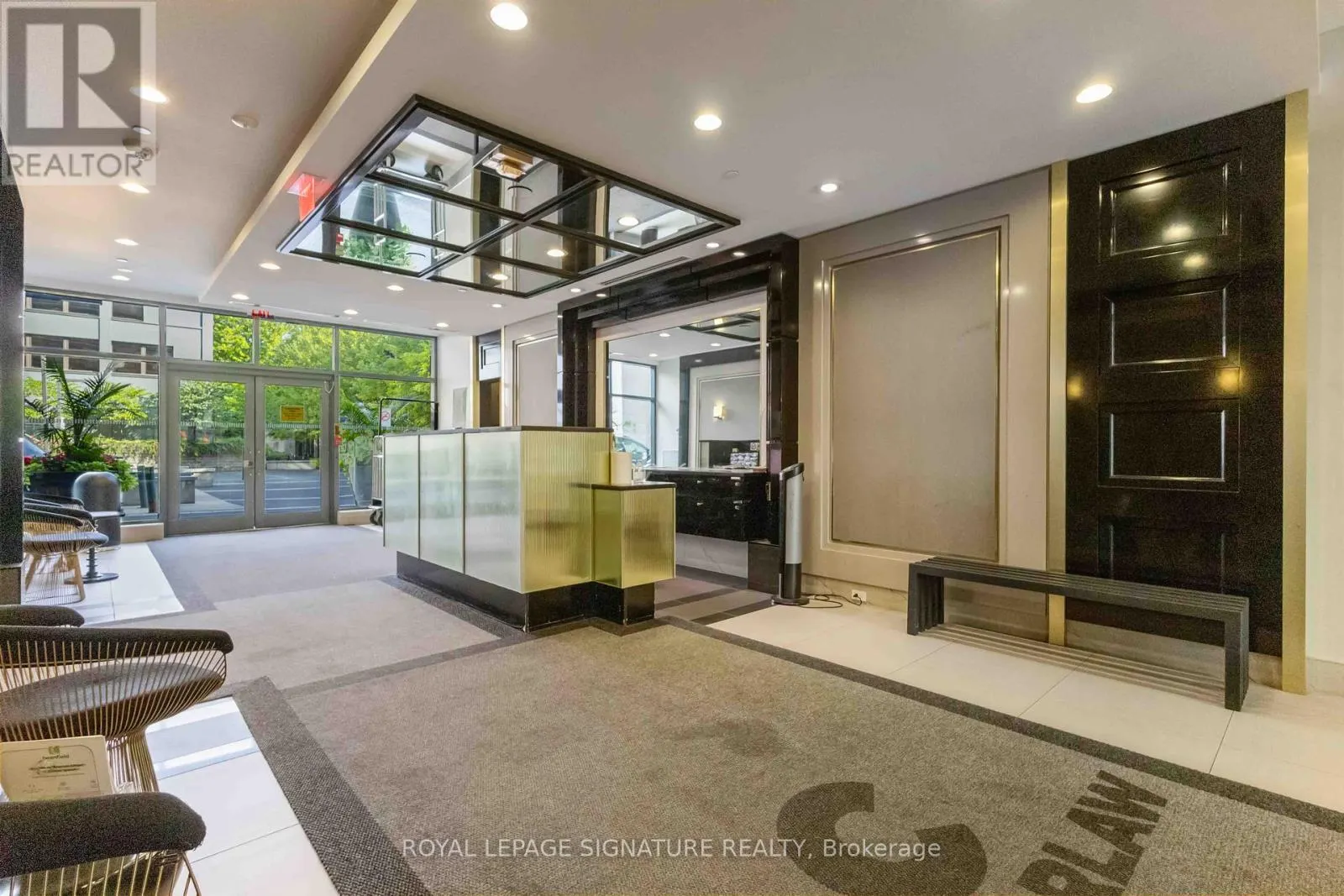 406 - 1190 DUNDAS STREET E