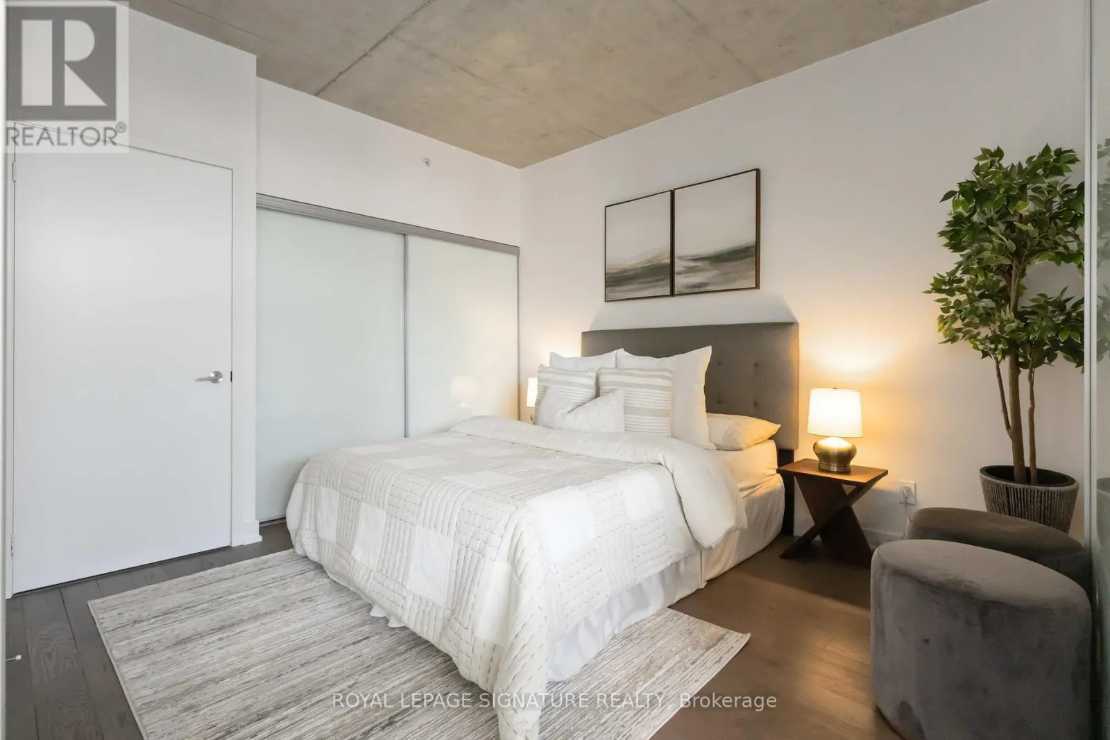406 - 1190 DUNDAS STREET E