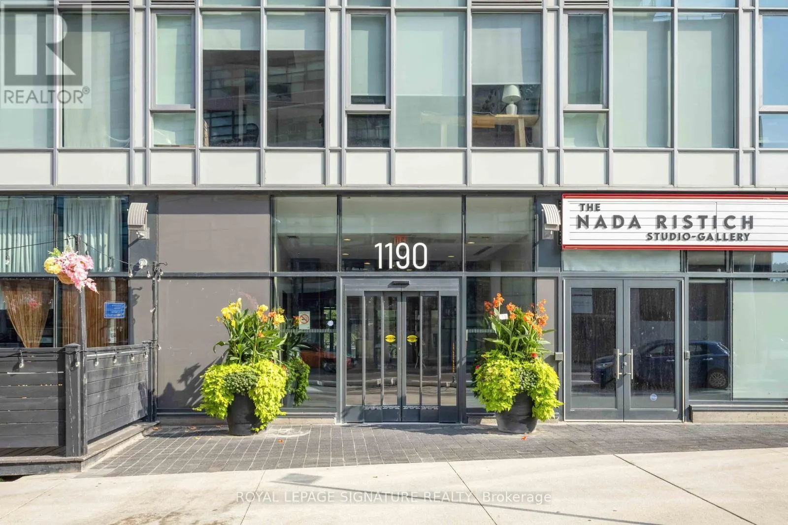 406 - 1190 DUNDAS STREET E