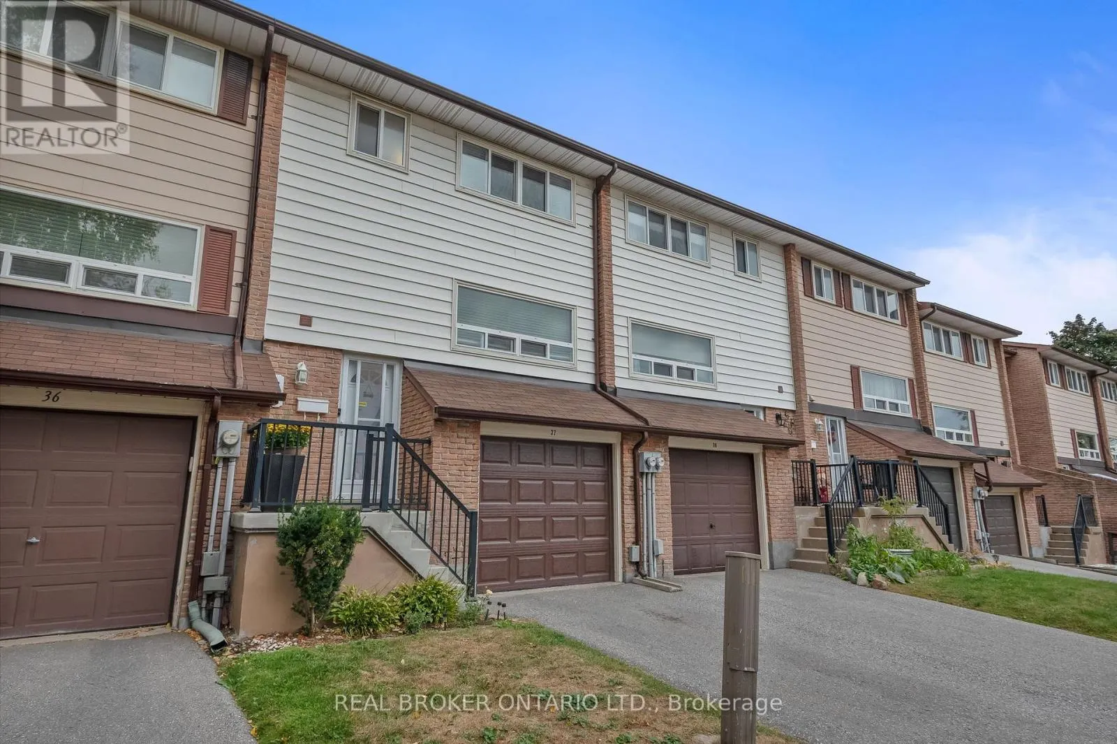37 - 321 BLACKTHORN STREET