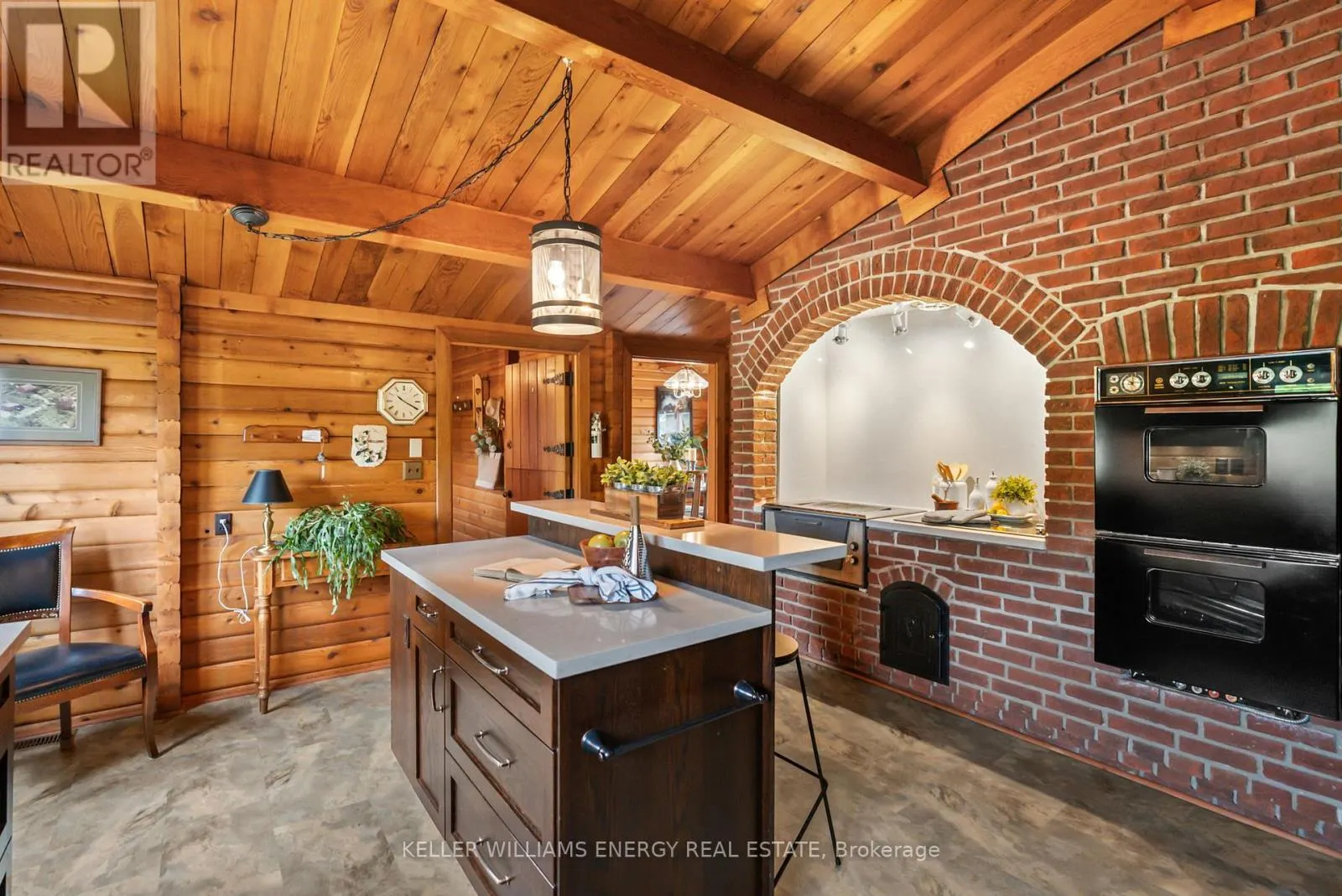 7368 MERCER ROAD