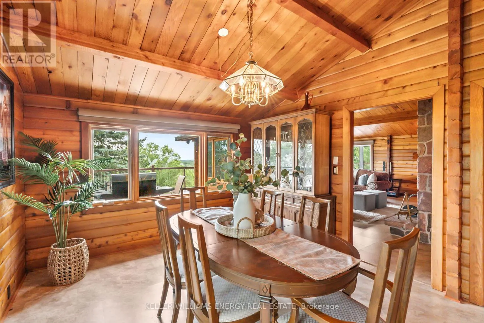 7368 MERCER ROAD