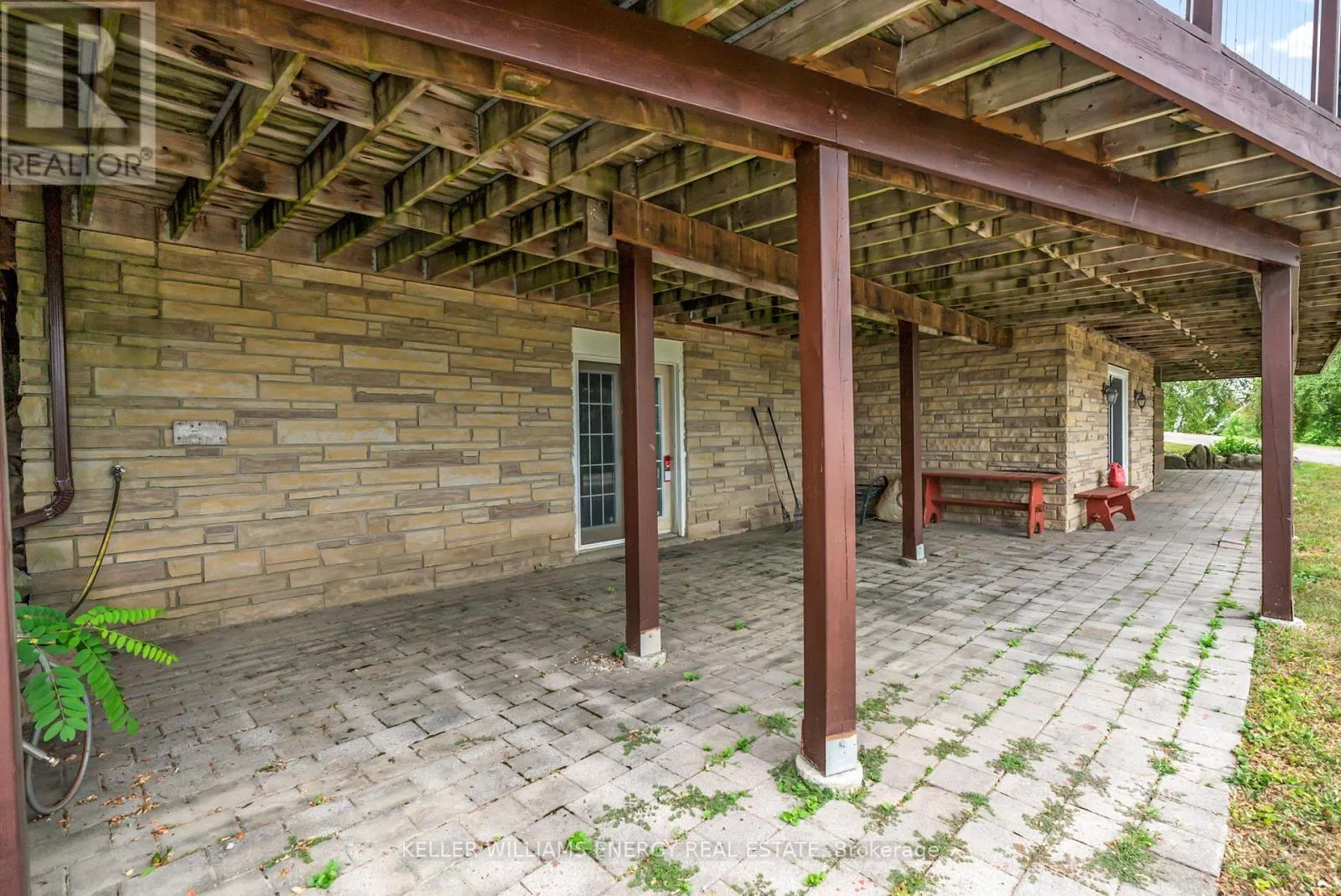 7368 MERCER ROAD
