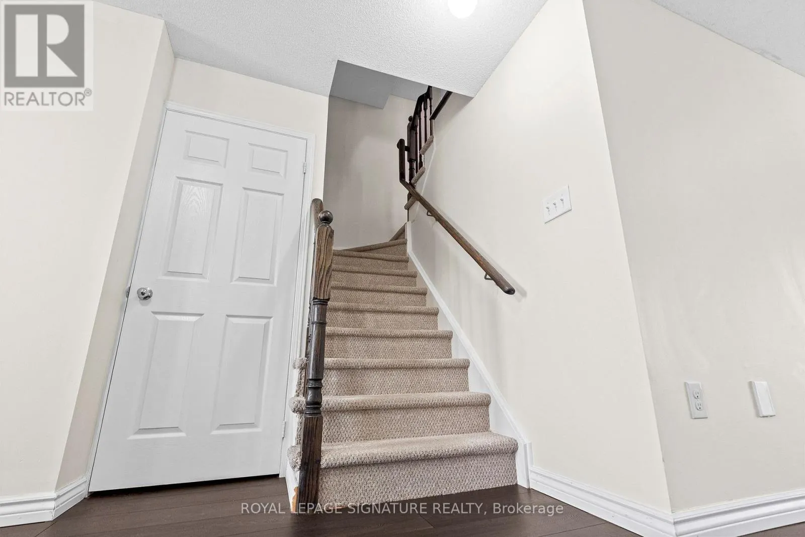 898 AUDLEY ROAD N