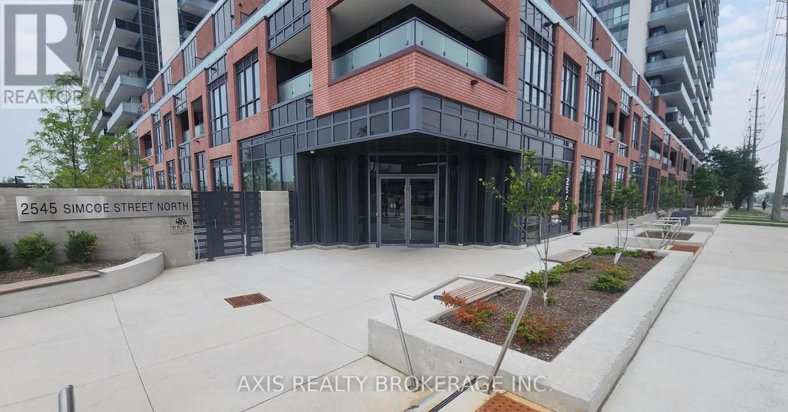 1224 - 2545 SIMCOE STREET N