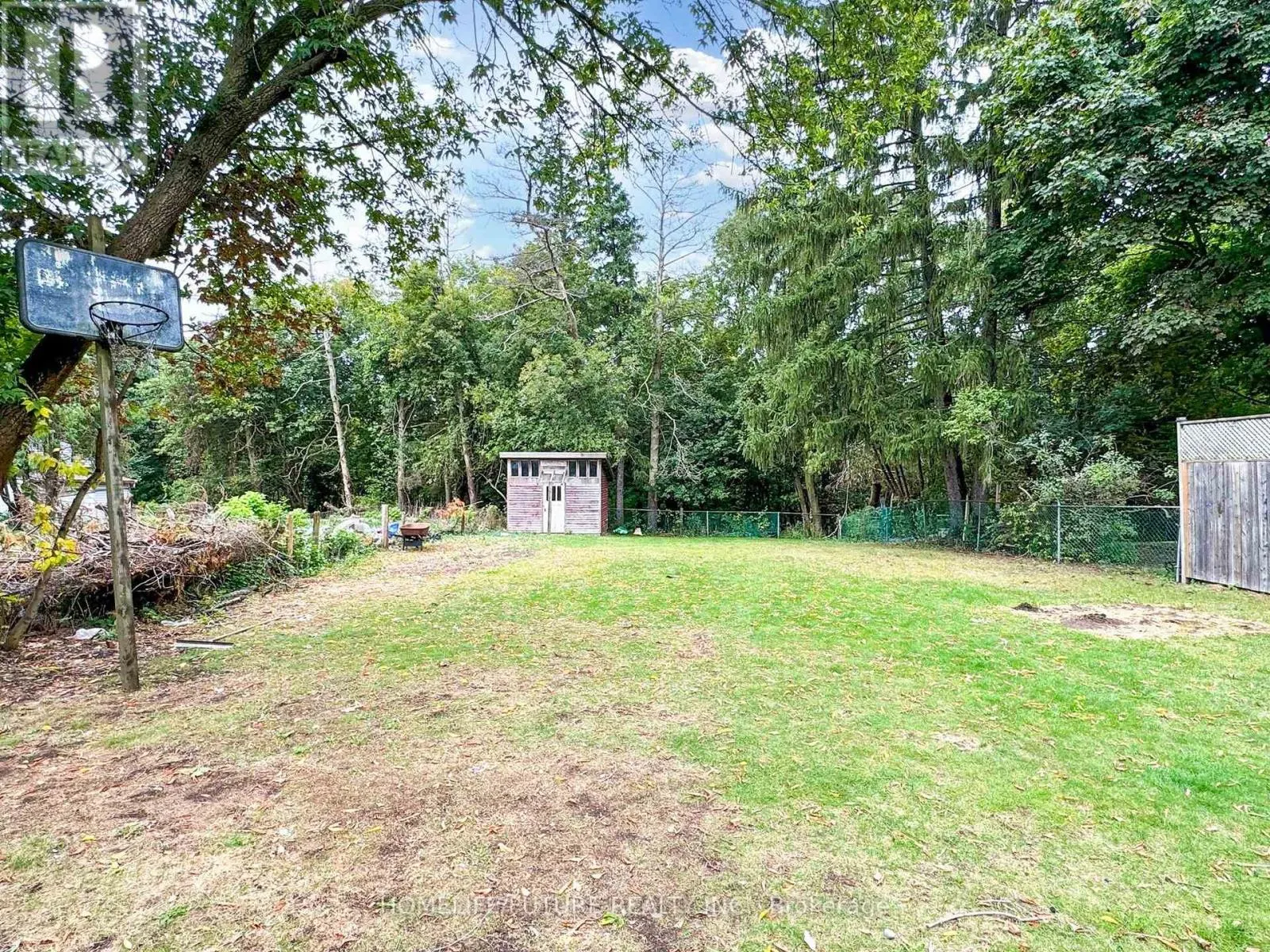 1500 SIMCOE STREET N