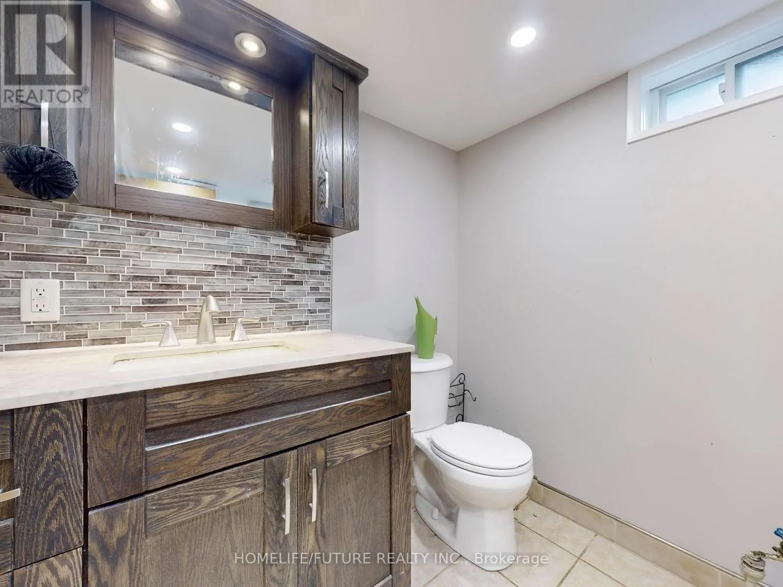 1500 SIMCOE STREET N