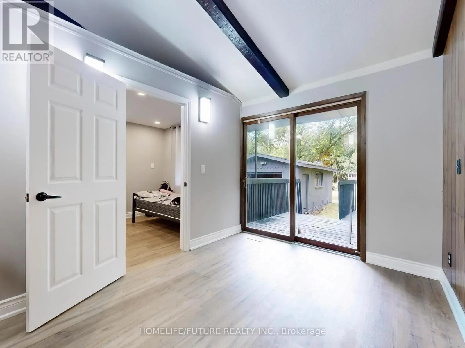 1500 SIMCOE STREET N