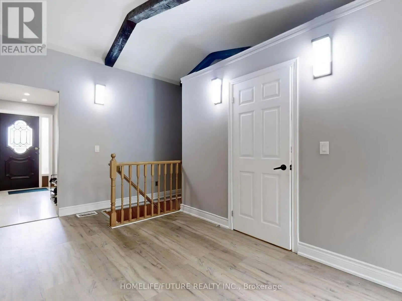 1500 SIMCOE STREET N