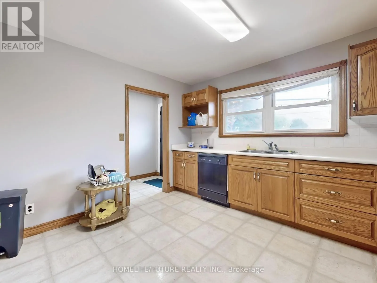 1500 SIMCOE STREET N