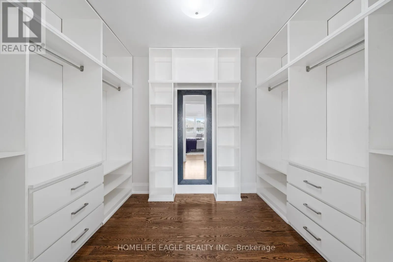 8 NICOLAN ROAD