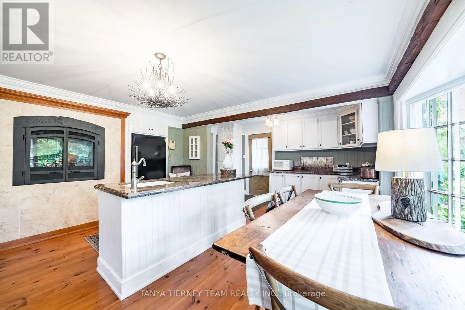 130 MYRTLE ROAD E