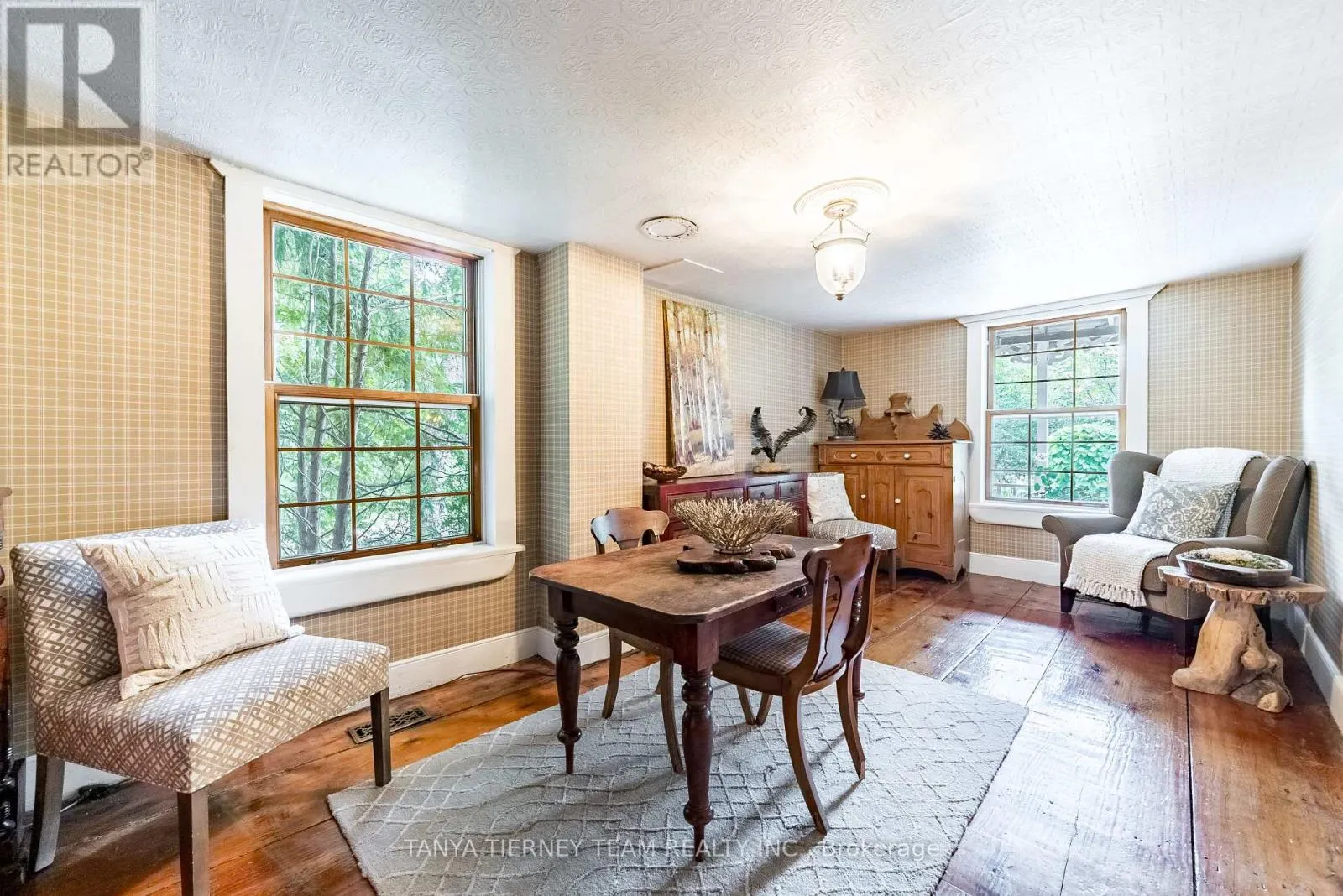 130 MYRTLE ROAD E