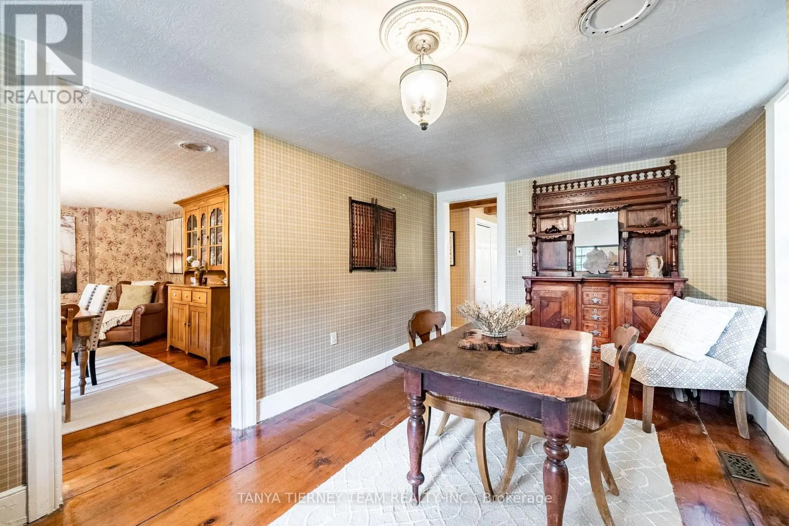 130 MYRTLE ROAD E