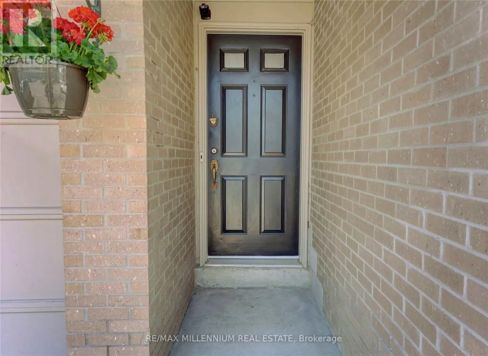 62 CUMBERLAND LANE