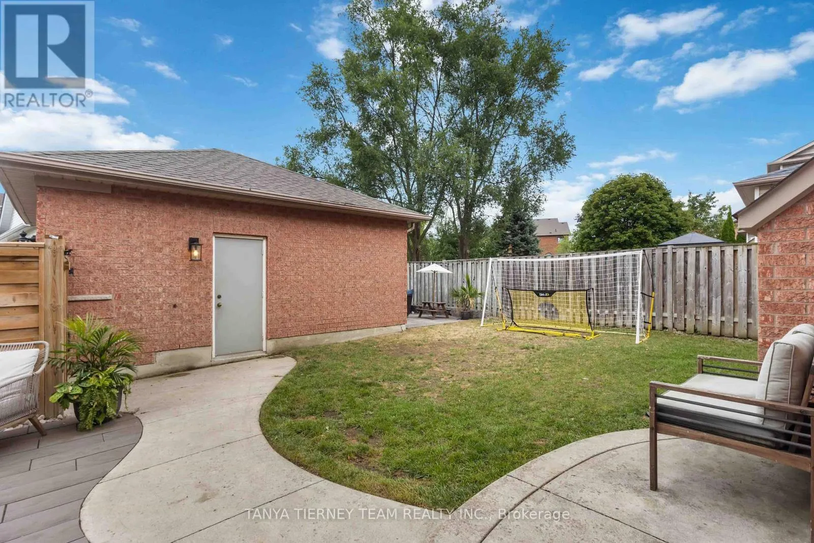 14 AMANDA AVENUE