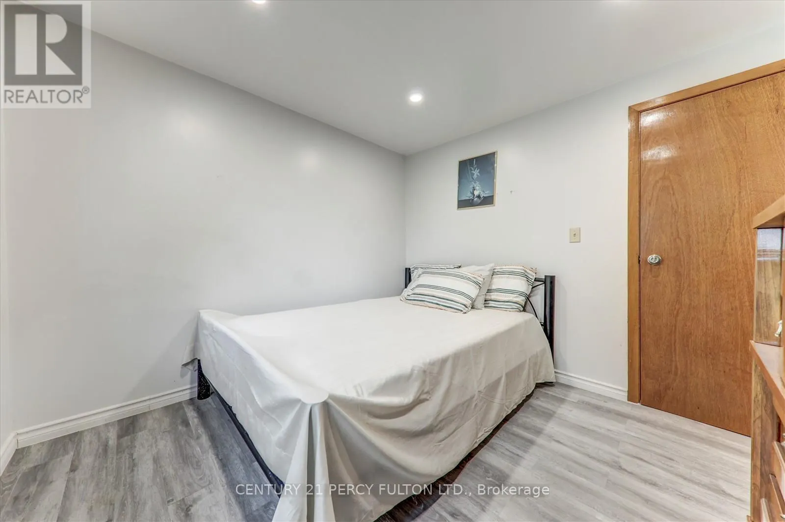 135 CEDAR CREST BEACH ROAD